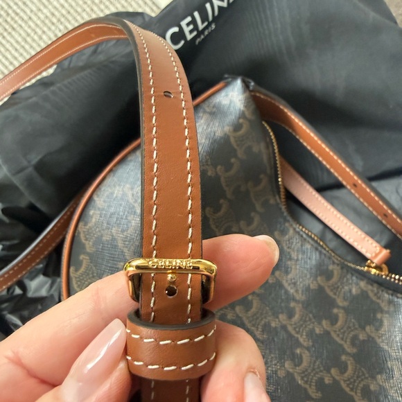 CELINE TEEN LULU IN TRIOMPHE NWT - tag, dustbag, and box from Celine boutique! - Picture 12 of 15